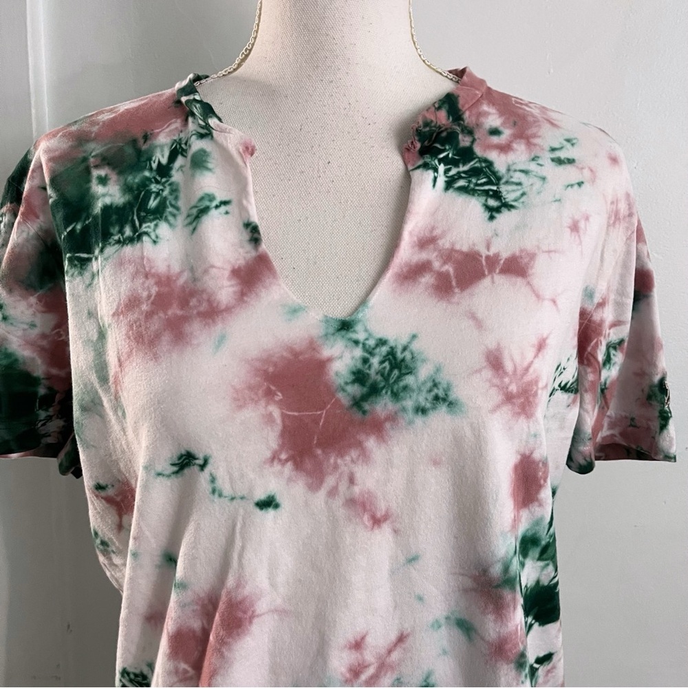 VS Pink • Pink and Green Short Sleeve Notched Collar T-Shirt - Picture 2 of 4